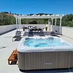 Tea Villa *
